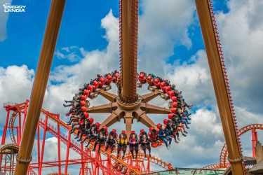 WAKACYJNY HIT !!! Z wyjazdem do Energylandii, wycieczkami do Wiednia, na Słowację i do aquaparków. Ośrodek z basenem letnim. Kolonia 7-13 lat, obóz 14-18 lat.